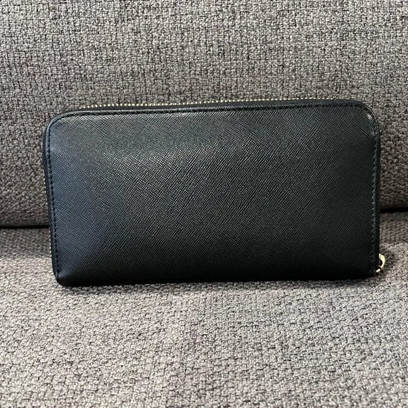 LIKE NEW Authentic Tory Burch Saffiano Leather Long Zip Around Wallet - Picture 4 of 8